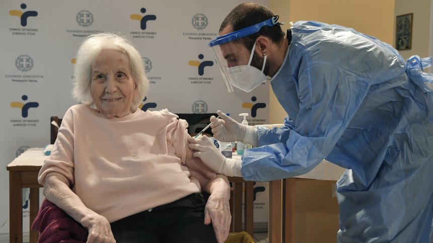 40 000 са ваксинираните в Гърция, отварят детските градини&nbsp;