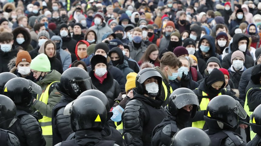 "Моята Русия е в затвора": Масови протести в подкрепа на Навални и хиляди арестувани