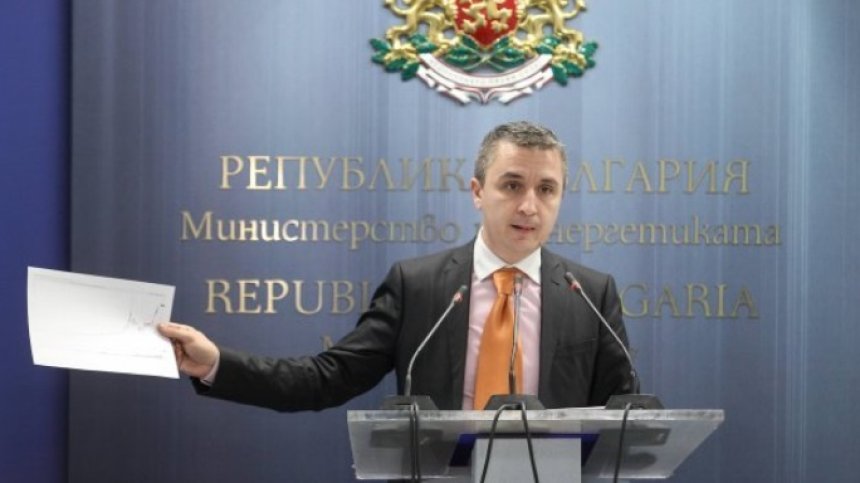 Николов: "Газпром" нарушава договора с България, имаме запаси поне за месец