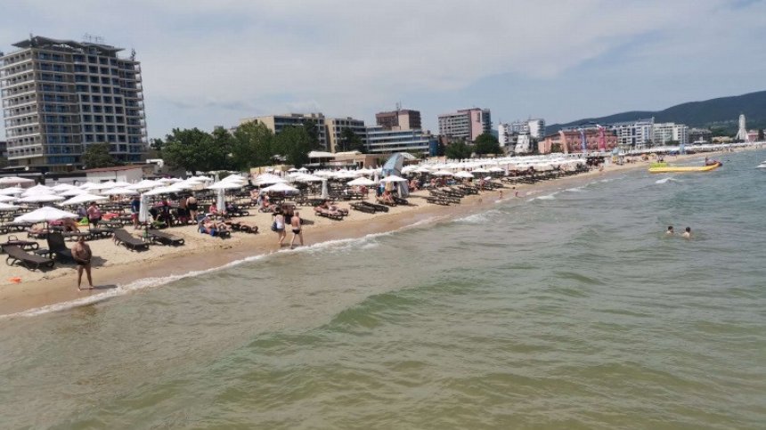 Да плуваме ли спокойно в Черно море? Готови са 113 проби от водата у нас