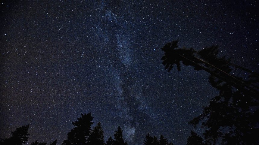Започва метеорният поток Дракониди, активен е до 10 октомври