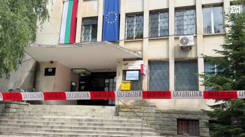 В Сливен арестуваха трима души при акция срещу търговията с гласове