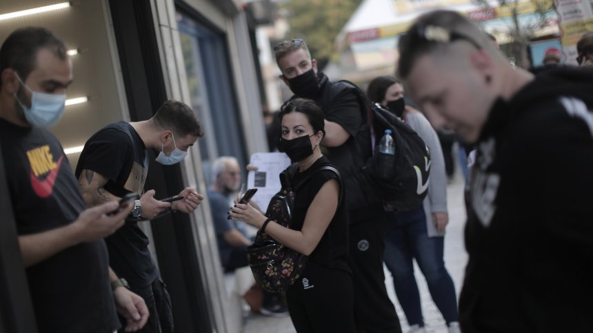 Вкарват личната карта в Ковид сертификатите в Гърция