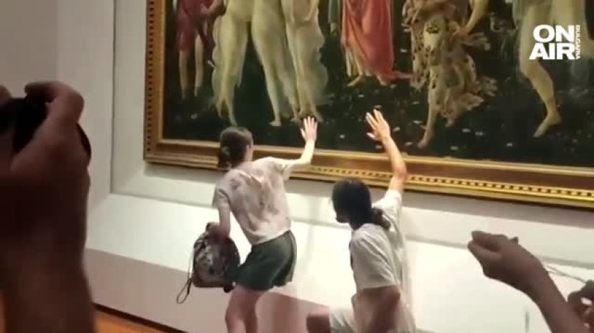 Природозащитници посегнаха на известна картина на Ботичели във Флоренция