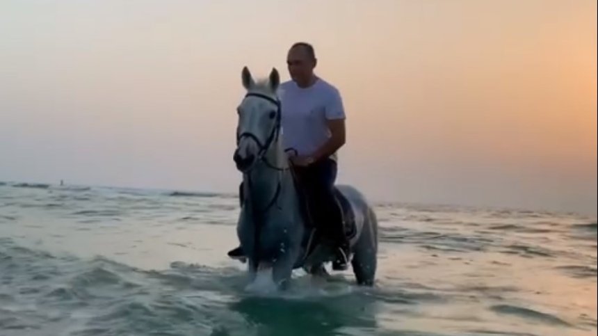 Божков язди бял кон, Борисов на поход, а Манолова - в буйни води