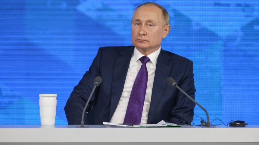 Докато чужбина се бори с инфлацията, Путин се радва на ниски цени у дома