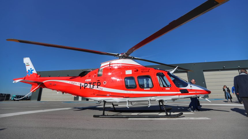 Медицински хеликоптер транспортира спешно мъж от Ямбол, паднал от високо