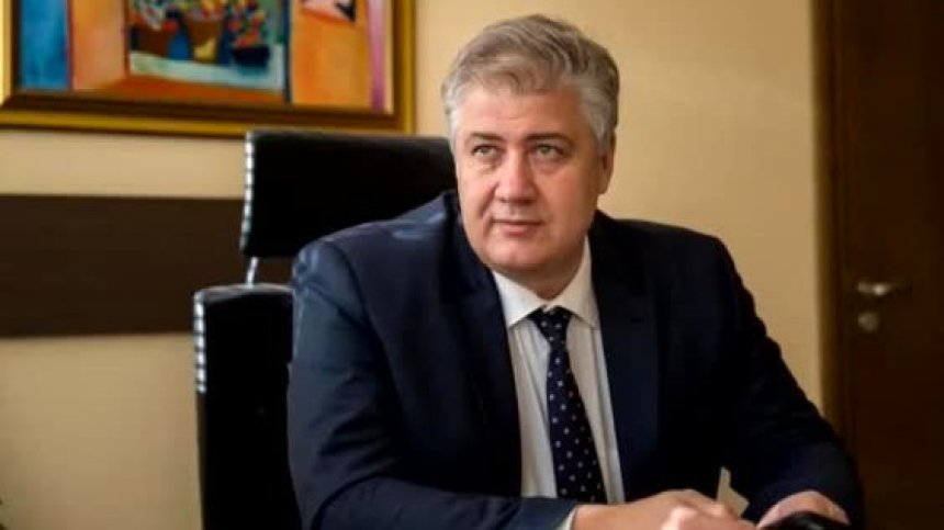 Проф. Балтов не подписал документите за уволнението си? 