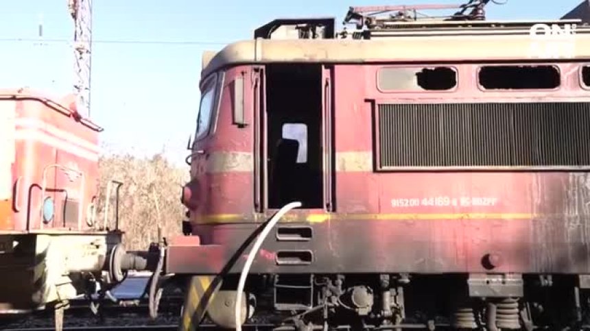 Пътници в запалилия се локомотив край Мездра: Паника, нямаше кой да ни каже какво става