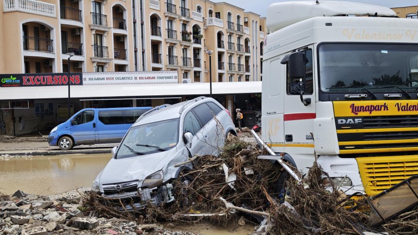Комплекс "Елените" отрече незаконен строеж в курорта