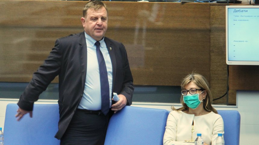 Депутатите изслушаха Екатерина Захариева и Красимир Каракачанов в парламента