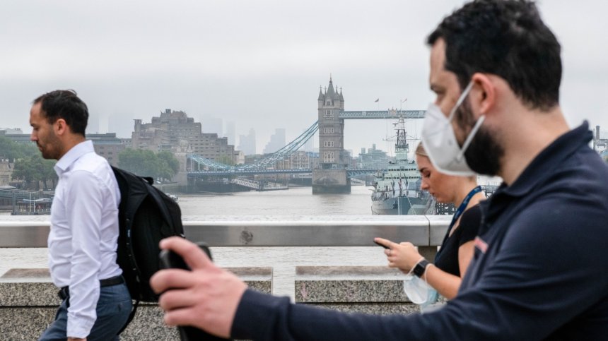 25 000 може да умрат заради Омикрон, показва оптимистичната прогноза за Англия