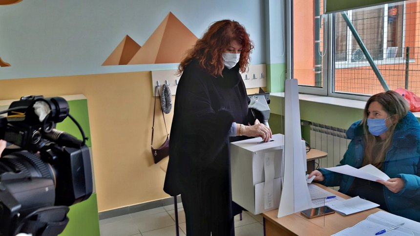 Илияна Йотова: Гласувах за връщане на държавността