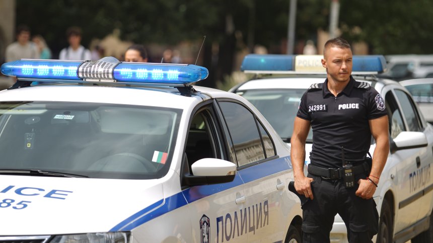 Охранител наръга софиянец пред хотел в Бургас
