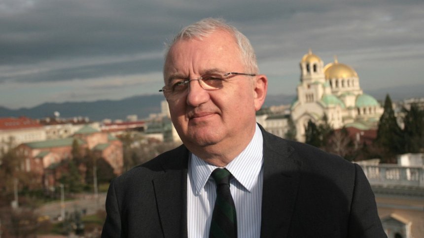 Румен Драганов: 35 евро за седалка за самолетните чартъри е резонна сума