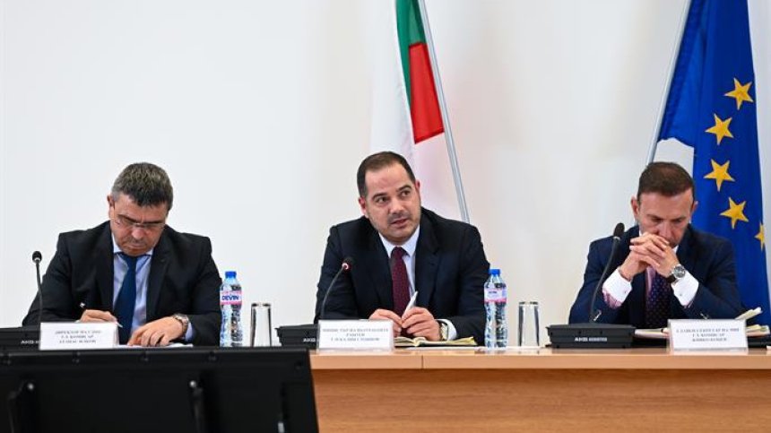 Калин Стоянов: За година намалихме тежките пътни инциденти с жертви