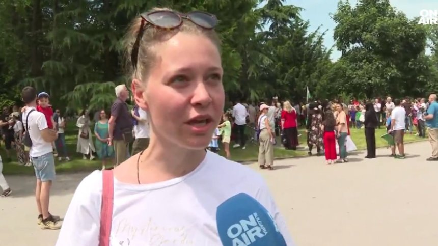 Родители в Деня на Ботев: Искам децата да познават нашата история и герои
