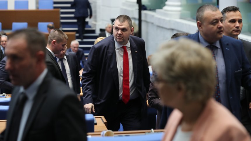 Делян Пеевски: Да го раждат това нечистоплътно правителство
