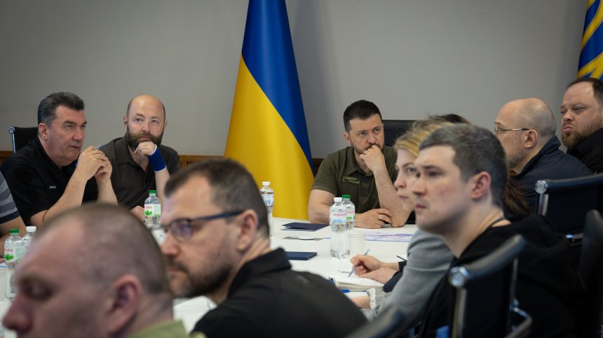 ВЕЦ "Каховка" е под вода, река Днепър заля града, стотици са евакуирани
