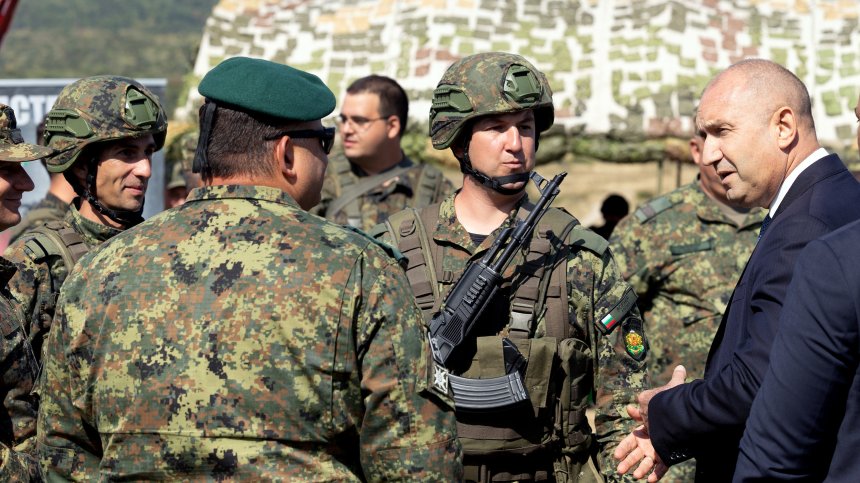 Радев: Бурното навлизане на дронове в Украйна промени драстично войната