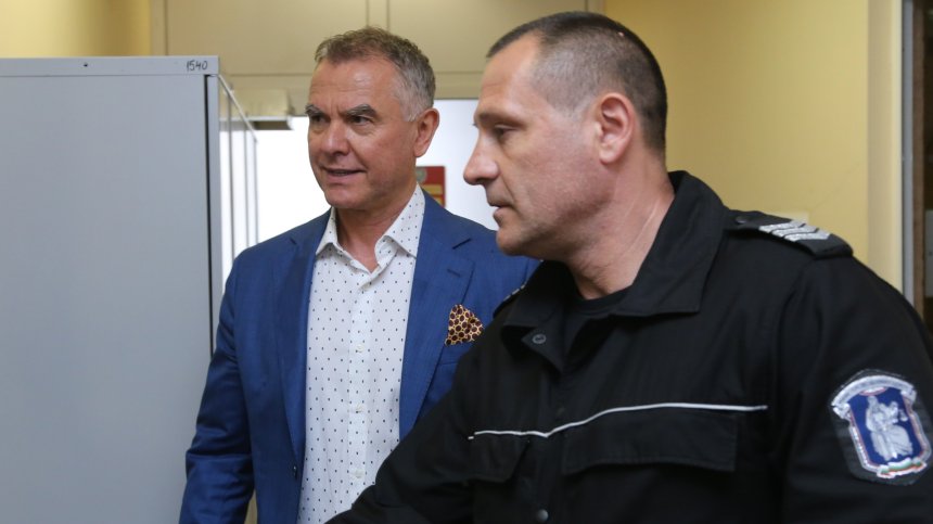 Съдът решава да остави ли в ареста Атанас Бобоков