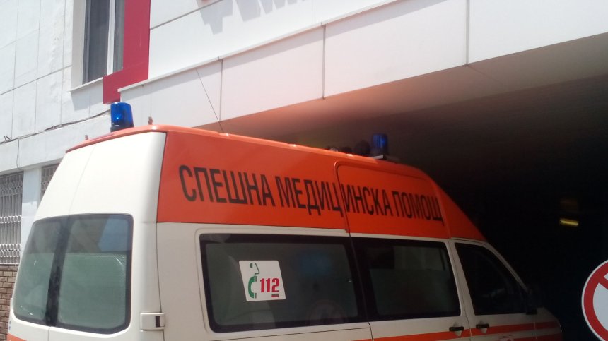 16-годишно момиче скочи от висок етаж на блок в Пловдив