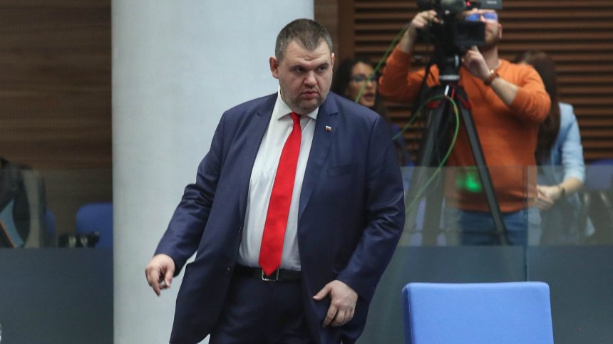 Трима областни управители подадоха оставки след призива на Делян Пеевски