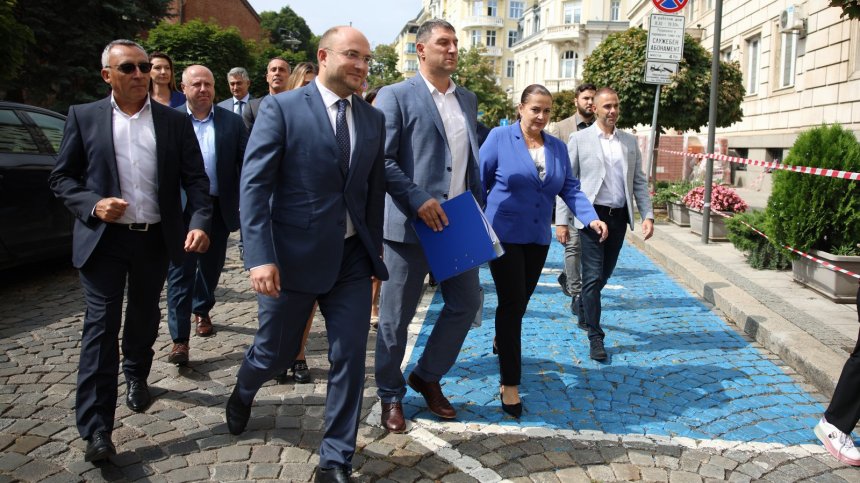 ГЕРБ-СДС представи кандидатите за районни кметове в София
