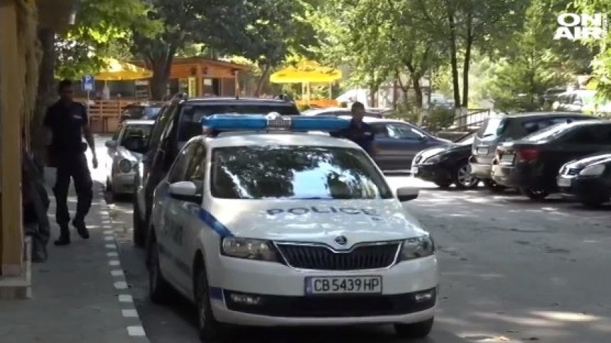 Екшън пред портите на Бачковския манастир, намеси се полиция