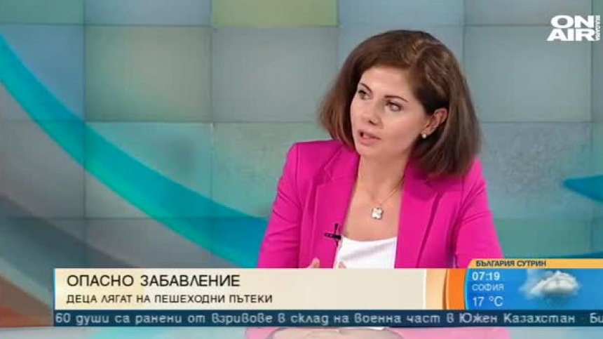 Деца поглъщат магнитни топчета и лягат пред колите - как да се намесят родителите?