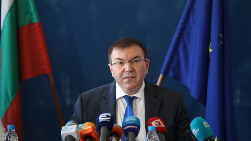 Здравният министър: Мерките в страната са абсолютно достатъчни