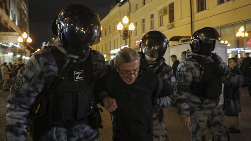 Протести срещу военната мобилизация, стигна се до употреба на сила от полицията