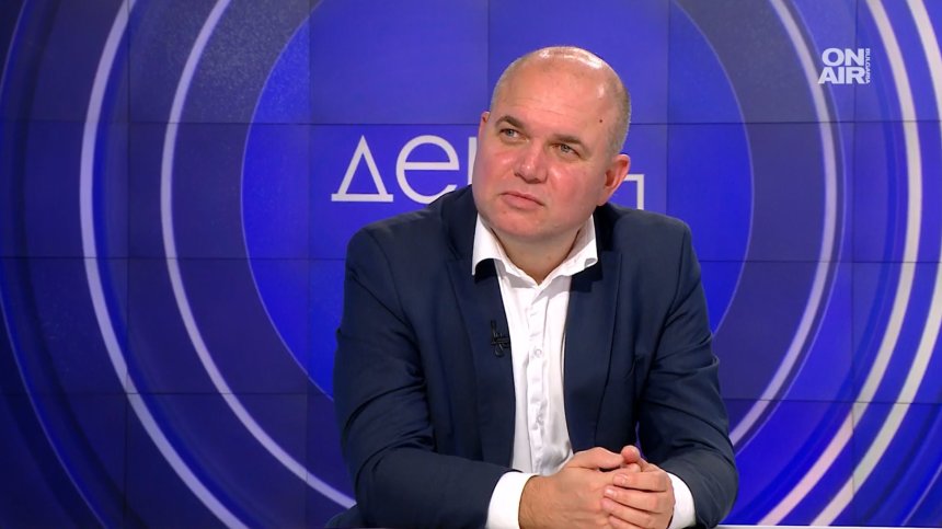 Владислав Панев: По кулоарите се говори, че Стефан Янев ще получи третия мандат