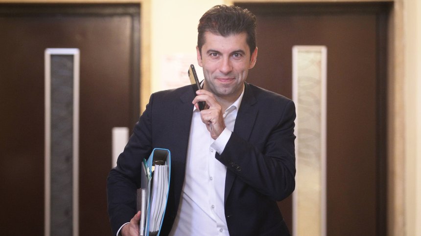 Министър Петков изслушва шефовете на Българската банка за развитие
