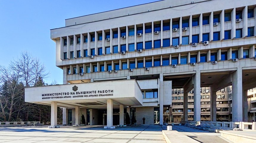 МВнР: Израел отваря въздушното си пространство с ограничение от 100 пътници