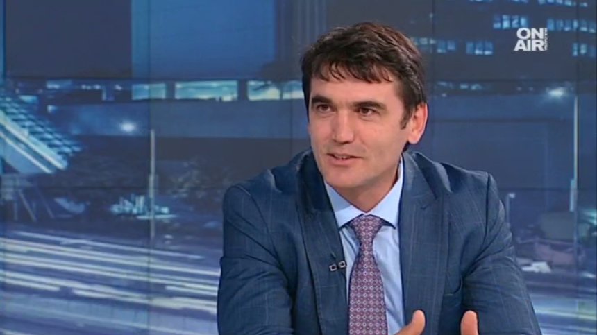 Най-ненужно е да се харчат пари за самолети, заяви депутат от "Воля"
