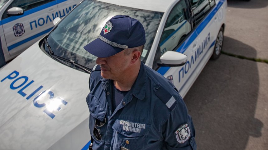Бесен перничанин преби жена си и тъщата, заплаши ги с убийство
