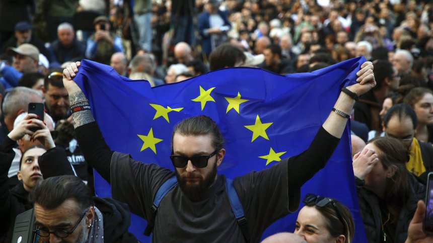 10 хил. души протестираха в Тбилиси срещу проектозакона за чуждите агенти