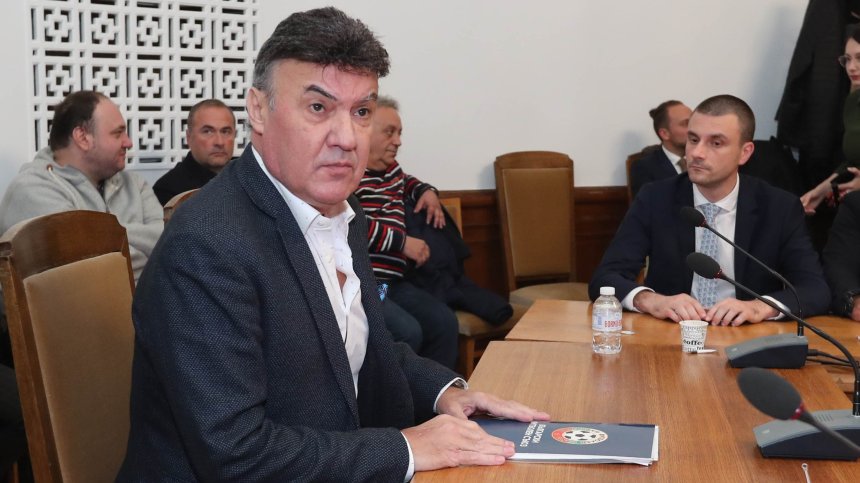 ИЗВЪНРЕДНО: Борислав Михайлов подаде оставка като шеф на БФС