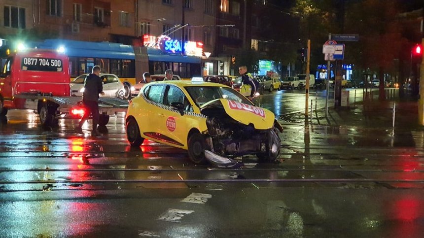 Катастрофа на Петте кьошета в София, една жена е пострадала