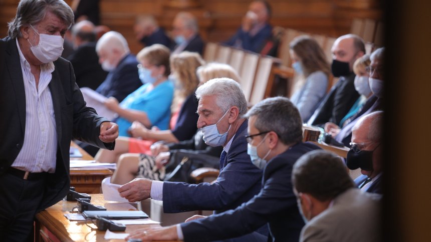 Гледат в пленарна зала втората актуализация на Бюджет 2020