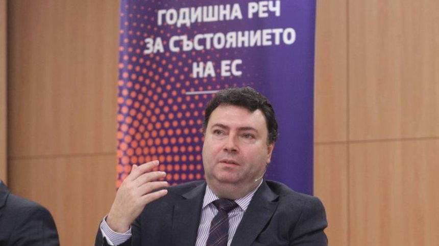 Зам.-министърът на външните работи на дискусия след речта на Фон дер Лайен