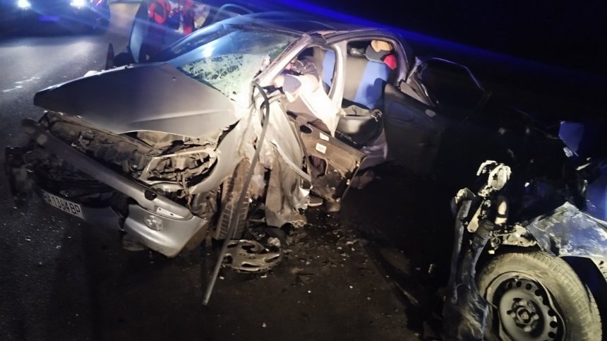 6-ма са в болница след катастрофа край Велинград, рязаха ламарини, за да ги извадят