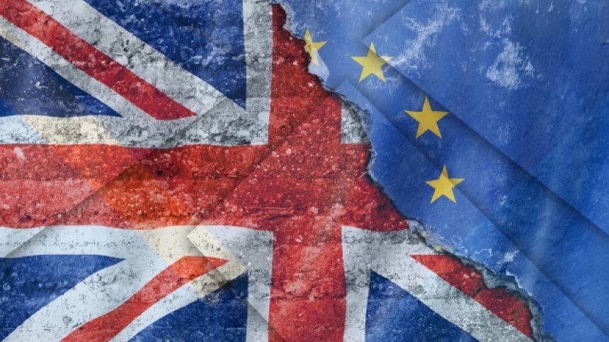 Британският парламент обсъжда алтернативни решения за Brexit