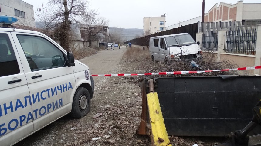 Продължава издирването на крадците, ограбили митницата в Благоевград