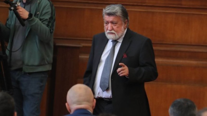 Рашидов: Освободих се, политиката е машина за компромати, машина за пари