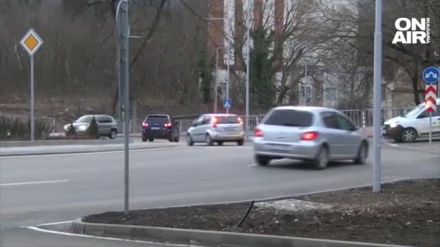 Напрежение заради кръговите кръстовища в Търново, глобиха солено строителя