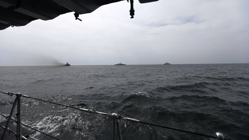 Украински дронове потопиха руски контейнеровоз в Черно море