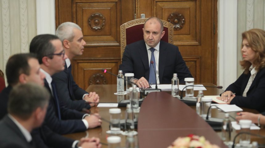 Президентът Радев се срещна с представители на партия "Възраждане"