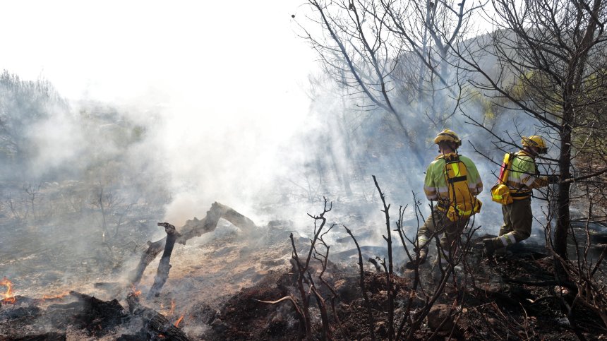 Пожар в Испания изпепели над 200 хектара от туристическо градче 